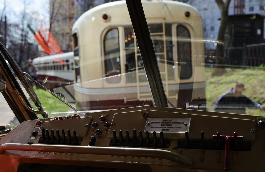 В Москве прошел парад в честь 127-летия столичного трамвая 17 фото