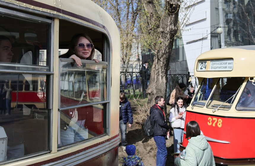 В Москве прошел парад в честь 127-летия столичного трамвая 9 фото