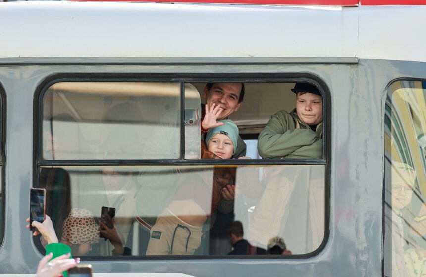 В Москве прошел парад в честь 127-летия столичного трамвая 33 фото