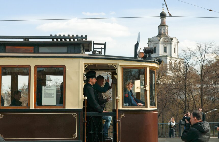 В Москве прошел парад в честь 127-летия столичного трамвая 30 фото