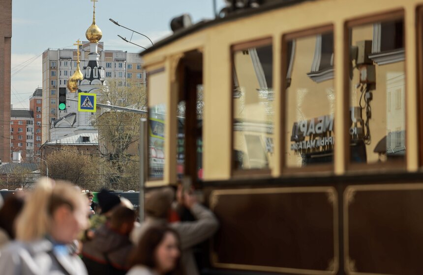 В Москве прошел парад в честь 127-летия столичного трамвая 34 фото
