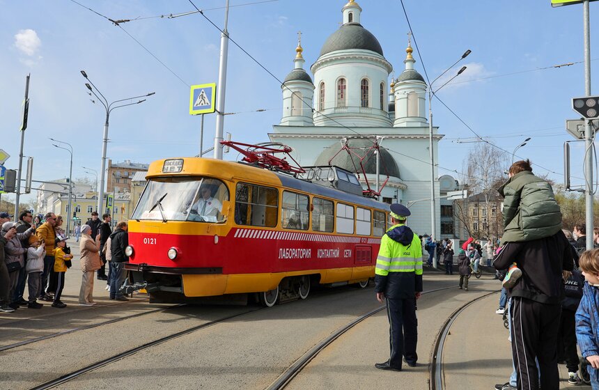 В Москве прошел парад в честь 127-летия столичного трамвая 24 фото