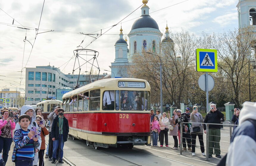 В Москве прошел парад в честь 127-летия столичного трамвая 23 фото