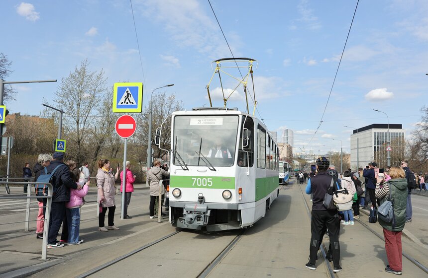 В Москве прошел парад в честь 127-летия столичного трамвая 22 фото