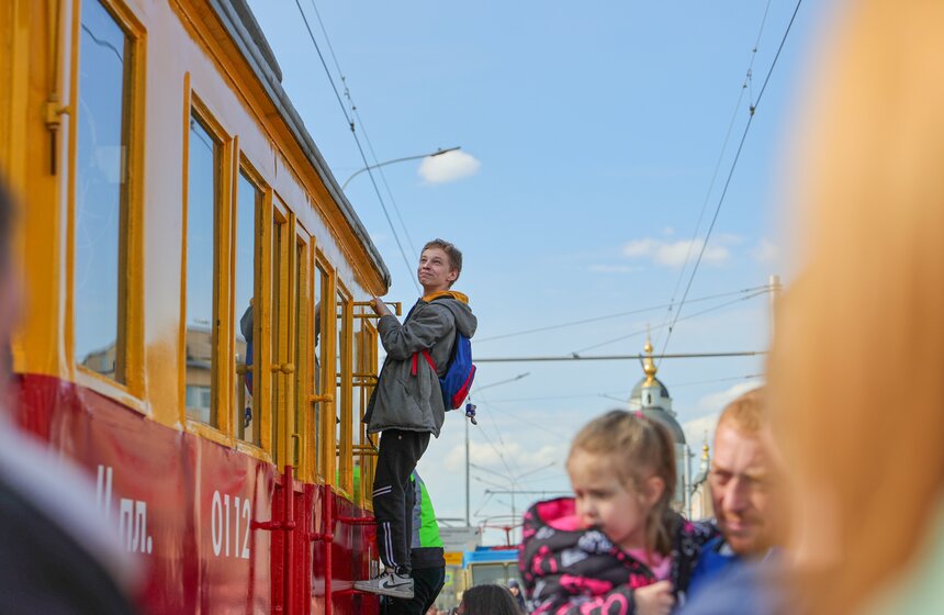 В Москве прошел парад в честь 127-летия столичного трамвая 26 фото