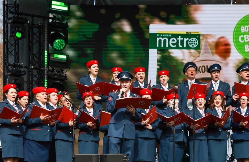 В Москве прошел парад в честь 127-летия столичного трамвая 31 фото
