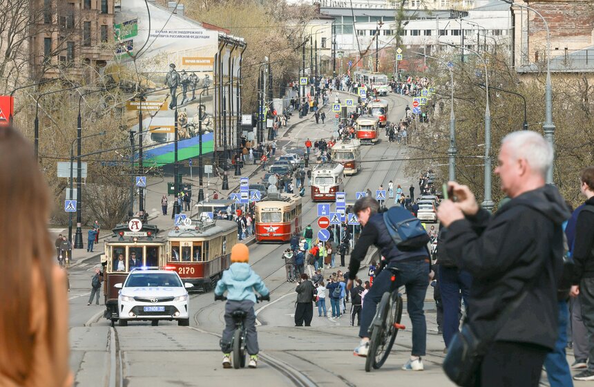 В Москве прошел парад в честь 127-летия столичного трамвая 18 фото