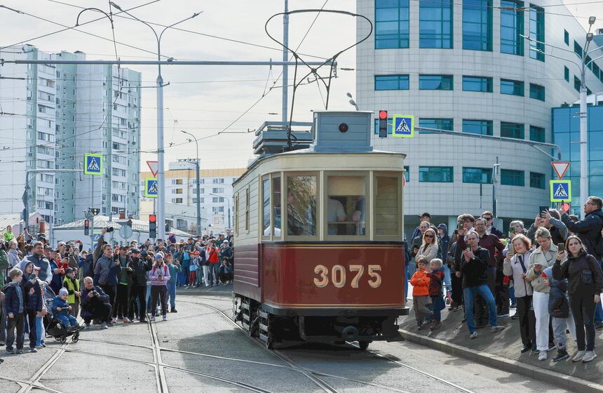 В Москве прошел парад в честь 127-летия столичного трамвая 21 фото