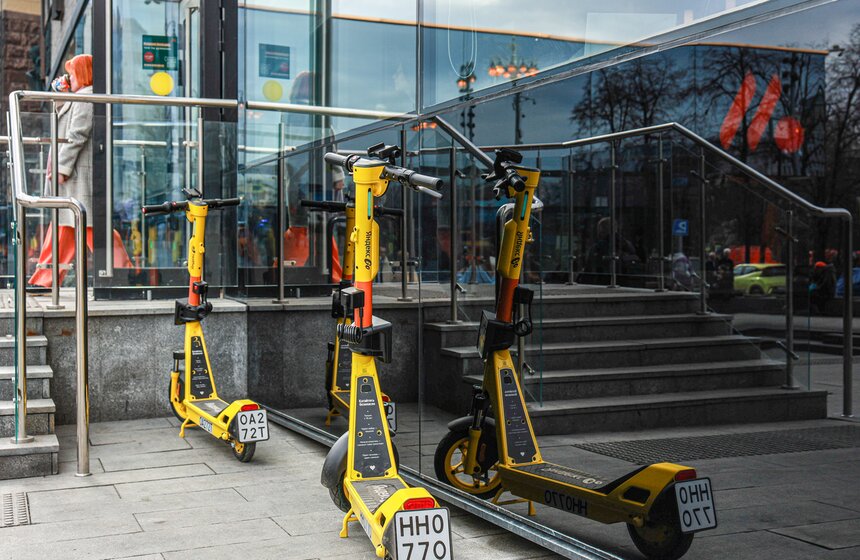 Сезон аренды велосипедов и самокатов начался в Москве 10 фото