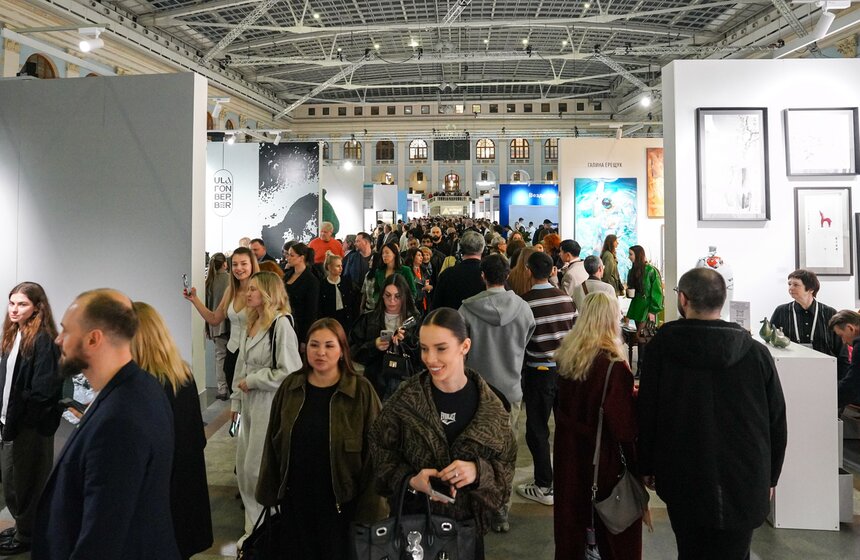 В Москве открылась 7-я ярмарка современного искусства "Арт Россия" 2 фото