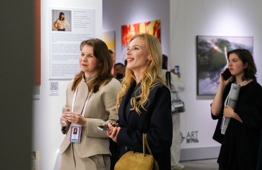 В Москве открылась 7-я ярмарка современного искусства "Арт Россия" 40 фото