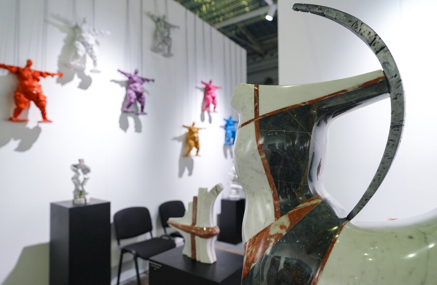 В Москве открылась 7-я ярмарка современного искусства "Арт Россия" 9 фото