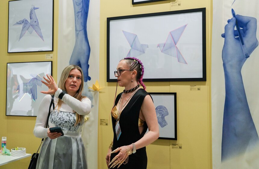 В Москве открылась 7-я ярмарка современного искусства "Арт Россия" 19 фото