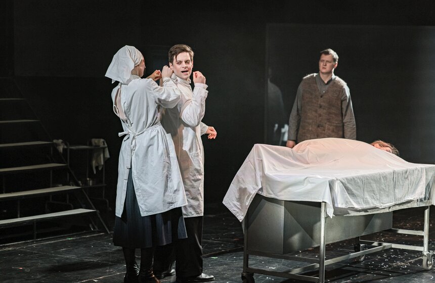 В Театре Гоголя прошла премьера спектакля "Морфий" по Булгакову 1 фото