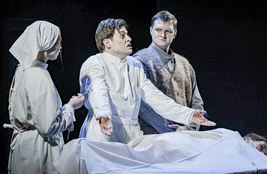 В Театре Гоголя прошла премьера спектакля "Морфий" по Булгакову 2 фото