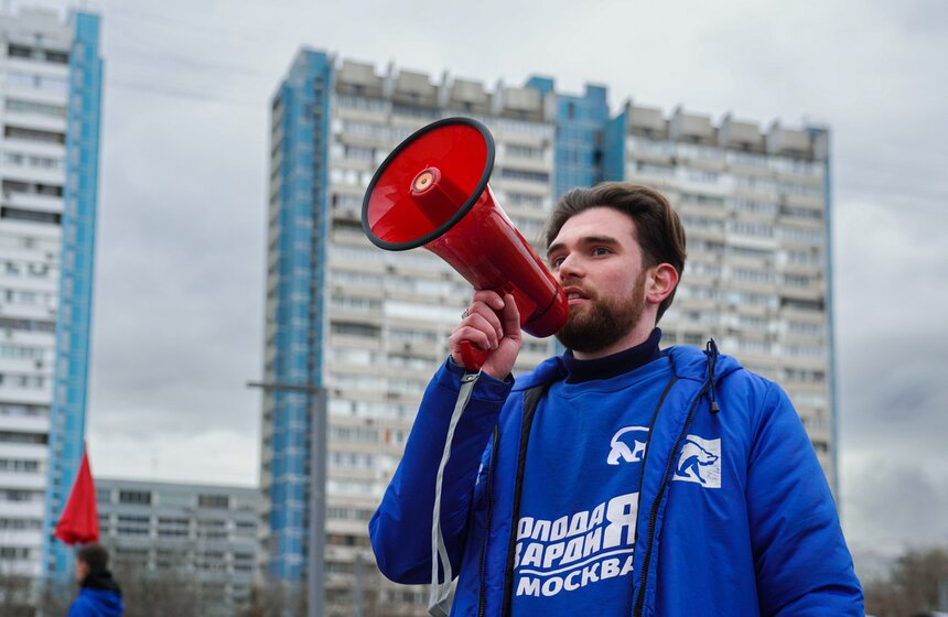 В Москве прошел флешмоб в честь 65-летия полета Гагарина в космос 6 фото