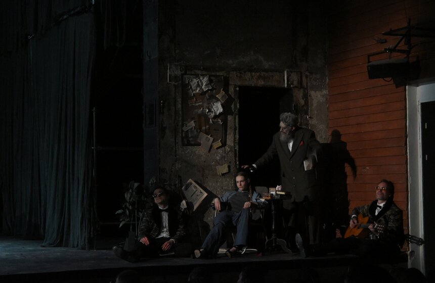 Предпремьерный показ спектакля "Три сестры" прошел в Театре на Таганке 27 фото