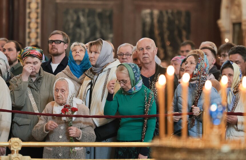 Всенощное бдение состоялось в кафедральном соборном храме Христа Спасителя 14 фото