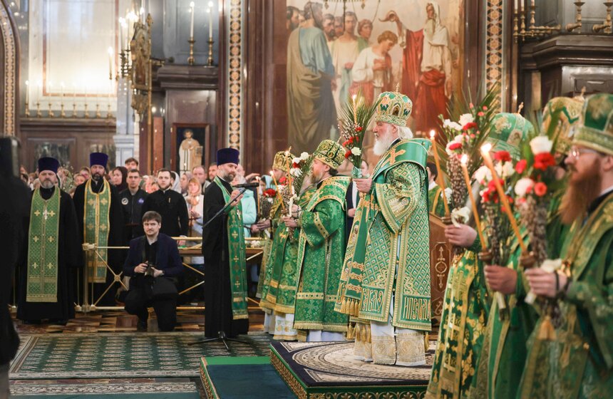 Всенощное бдение состоялось в кафедральном соборном храме Христа Спасителя 23 фото