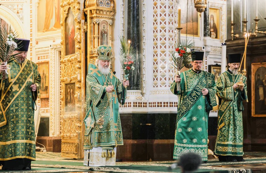 Всенощное бдение состоялось в кафедральном соборном храме Христа Спасителя 20 фото