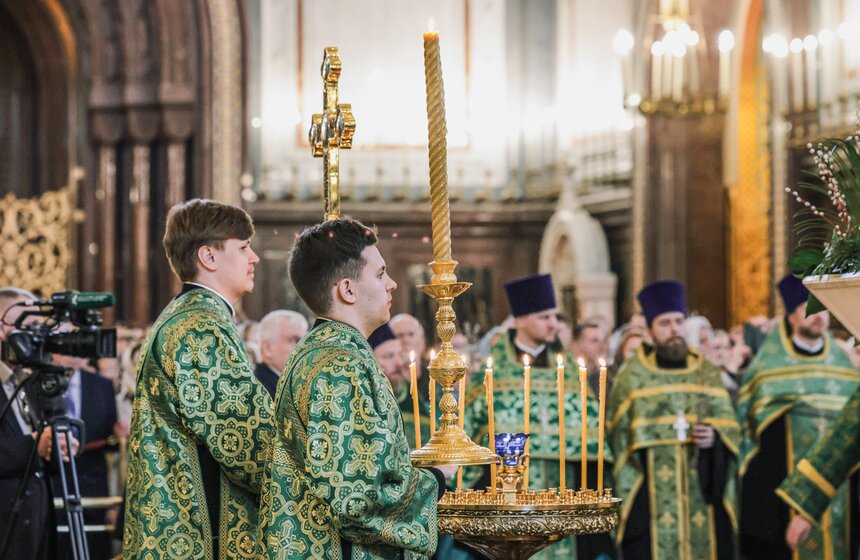 Всенощное бдение состоялось в кафедральном соборном храме Христа Спасителя 21 фото