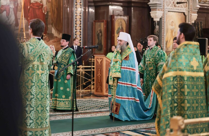 Всенощное бдение состоялось в кафедральном соборном храме Христа Спасителя 16 фото