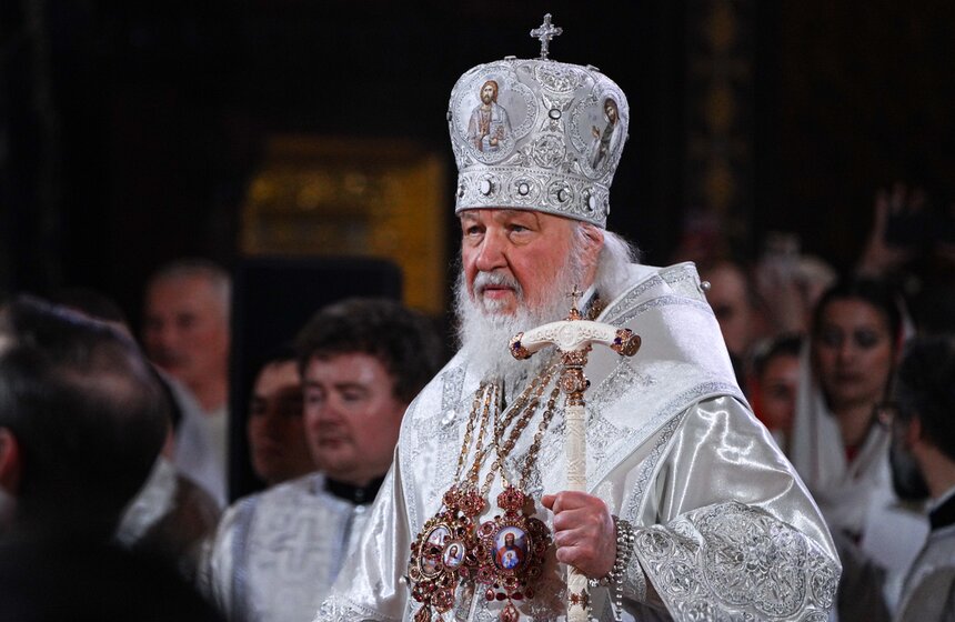 Божественную литургию провели в храме Христа Спасителя в Светлую Пасхальную ночь 25 фото