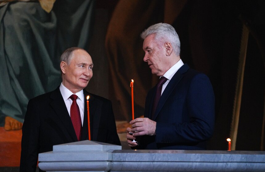 Божественную литургию провели в храме Христа Спасителя в Светлую Пасхальную ночь 22 фото