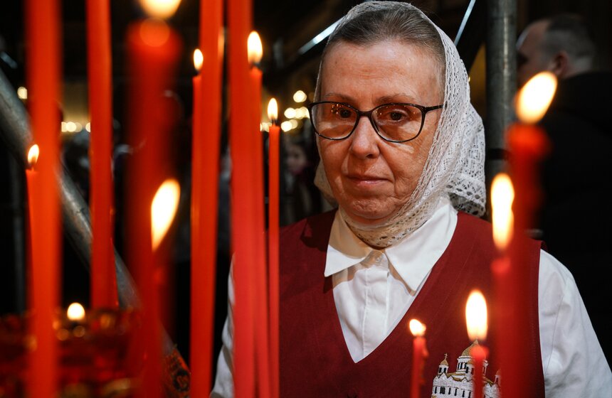 Божественную литургию провели в храме Христа Спасителя в Светлую Пасхальную ночь 6 фото