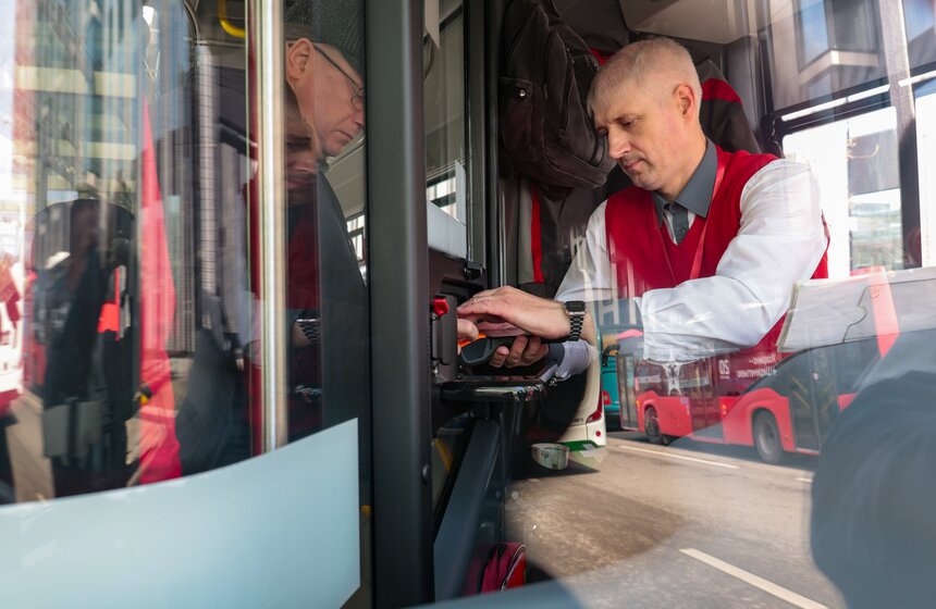 "Аэроэкспресс" запустил 4 новых усовершенствованных автобуса 17 фото