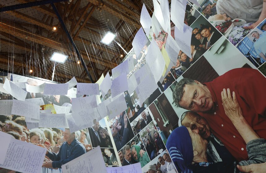 Выставка "Жириновский. Продолжение. ЛДПР" открылась в Москве 8 фото