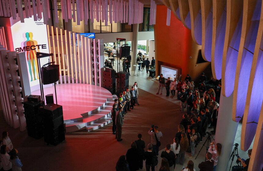 Выставка современного искусства "ВМЕСТЕ" открылась в Москве 2 фото