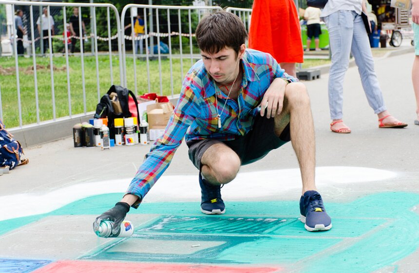 В Москве перед фестивалем "Не проспи!" прошел конкурс стрит-арта 2 фото