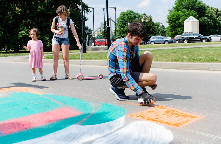 В Москве перед фестивалем "Не проспи!" прошел конкурс стрит-арта 3 фото