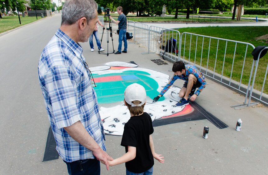 В Москве перед фестивалем "Не проспи!" прошел конкурс стрит-арта 6 фото
