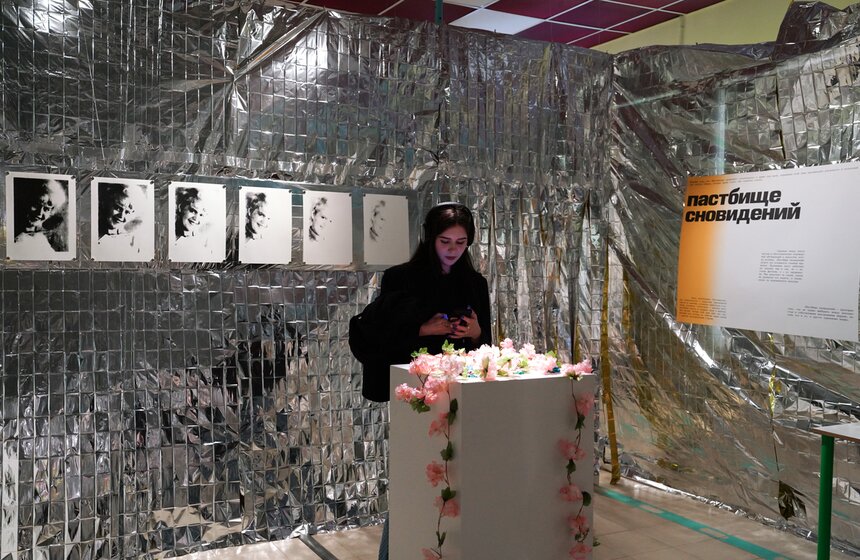 На ВДНХ открылась выставка школы "Каскад. Проект как метод" о метареальности 19 фото