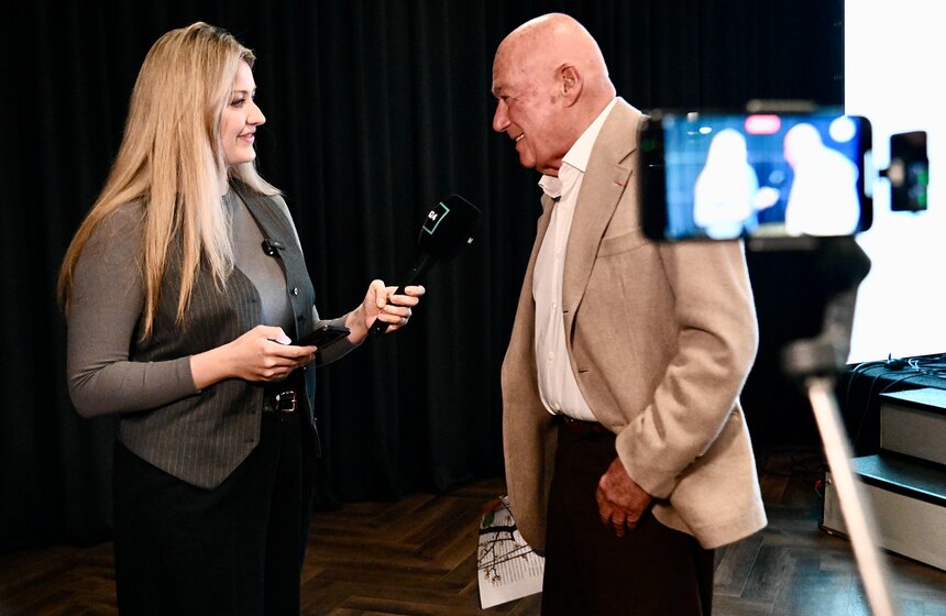 "Тотальный диктант" под диктовку Владимира Познера состоялся в Москве 31 фото