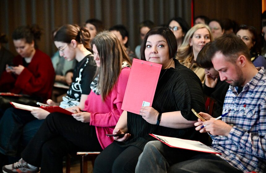 "Тотальный диктант" под диктовку Владимира Познера состоялся в Москве 6 фото