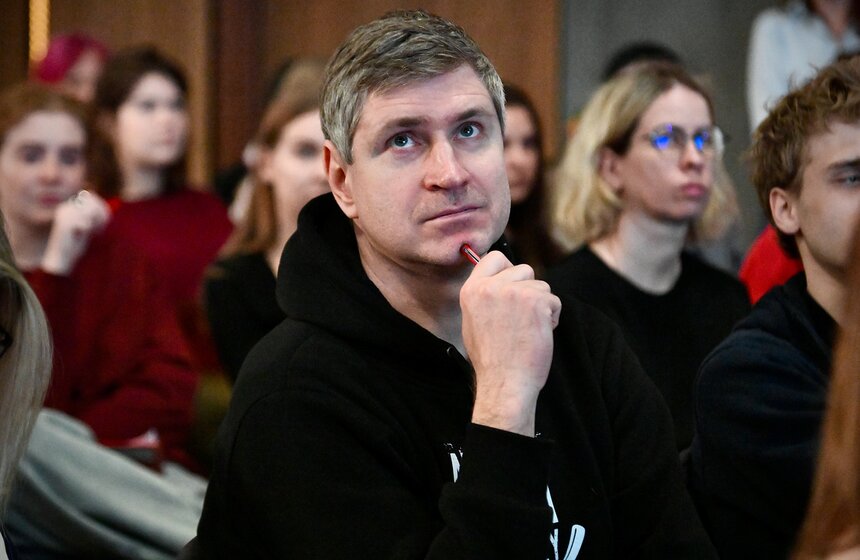 "Тотальный диктант" под диктовку Владимира Познера состоялся в Москве 11 фото