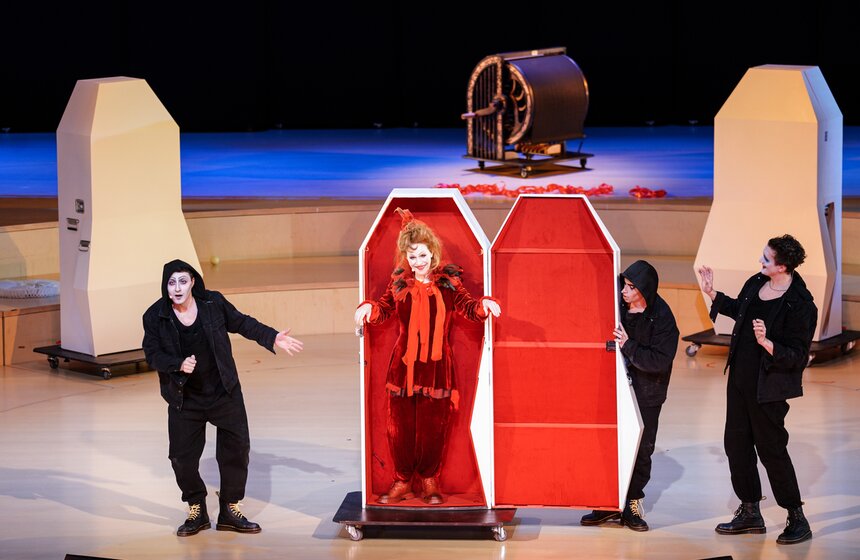 Премьера спектакля "Страшные сказки. Мистерия барокко" состоялась в зале "Зарядье" 18 фото