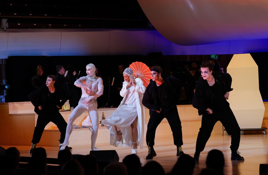 Премьера спектакля "Страшные сказки. Мистерия барокко" состоялась в зале "Зарядье" 16 фото