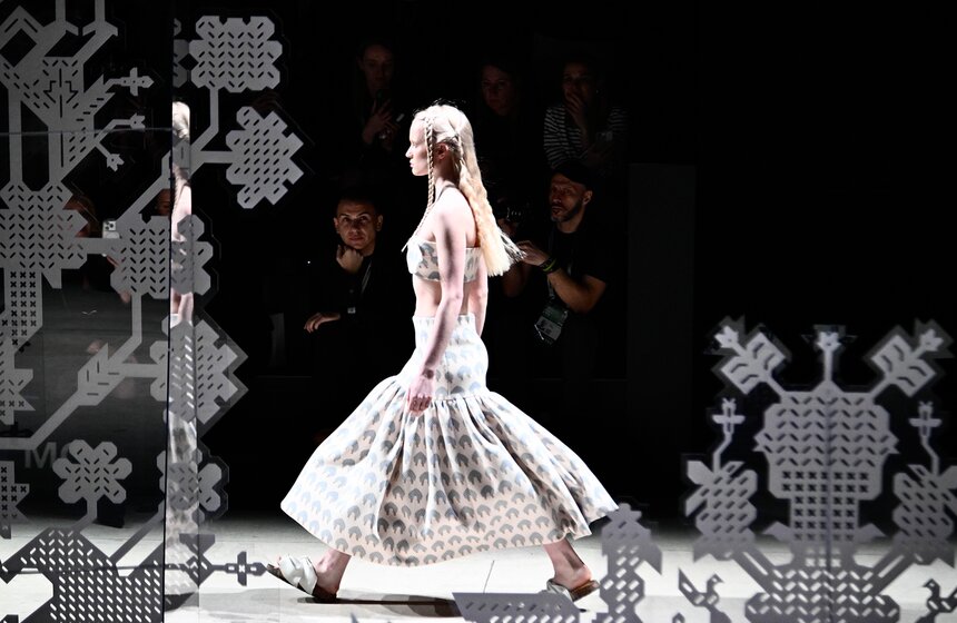 В "Манеже" стартовала шестая Московская неделя моды 37 фото