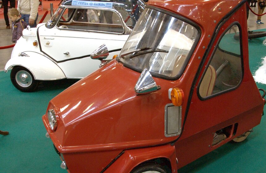 В Москве прошла выставка автомобилей "Олдтаймер-галерея" 13 фото