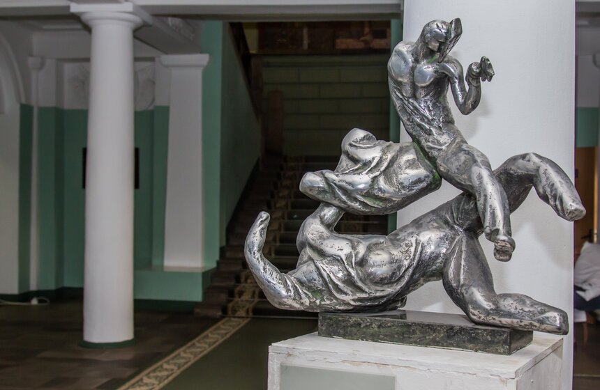 В Москве открылась выставка "Скульптура сегодня" 13 фото