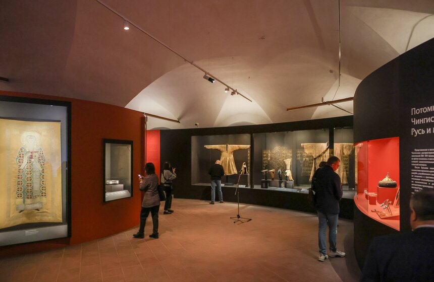 Выставка "Потомки Чингисхана. Русь и мир" открылась в Музеях Московского Кремля 3 фото