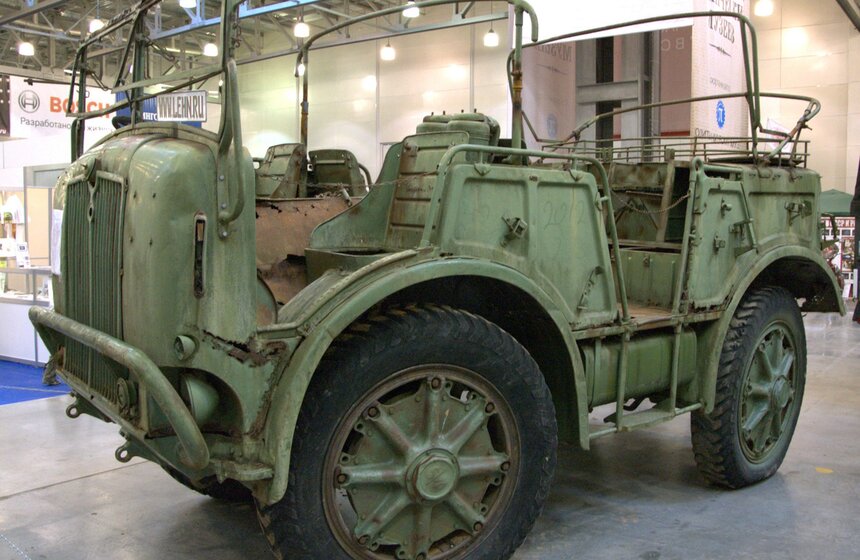 В Москве прошла выставка автомобилей "Олдтаймер-галерея" 10 фото