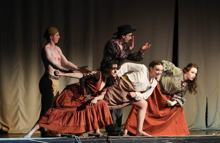 Фестиваль студенческих спектаклей "Первый план" открылся в Театре Гоголя 7 фото