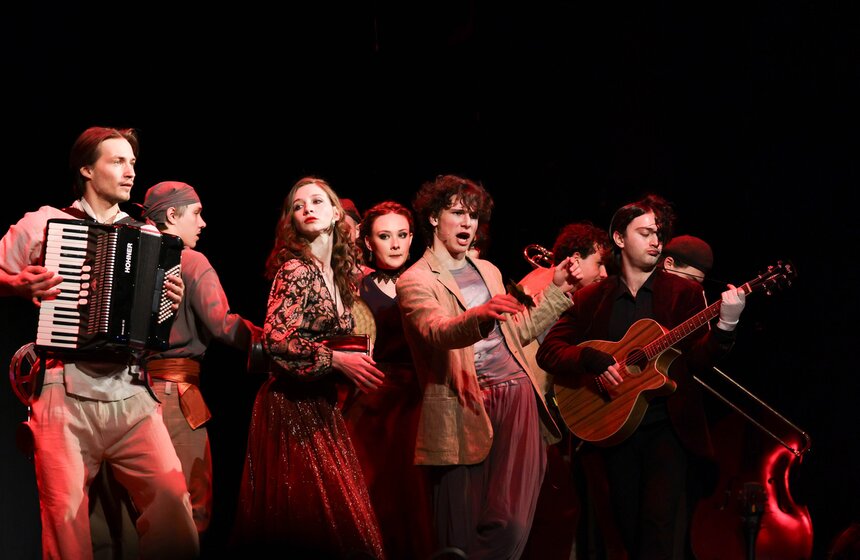 Фестиваль студенческих спектаклей "Первый план" открылся в Театре Гоголя 19 фото