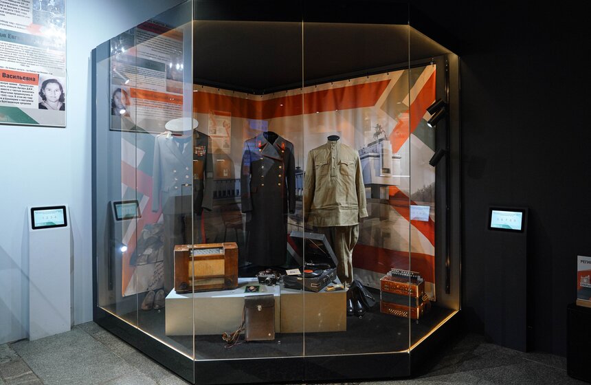 Выставка "Документальная летопись подвига" открылась в Музее Победы 26 фото