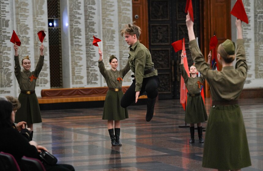 Выставка "Документальная летопись подвига" открылась в Музее Победы 19 фото